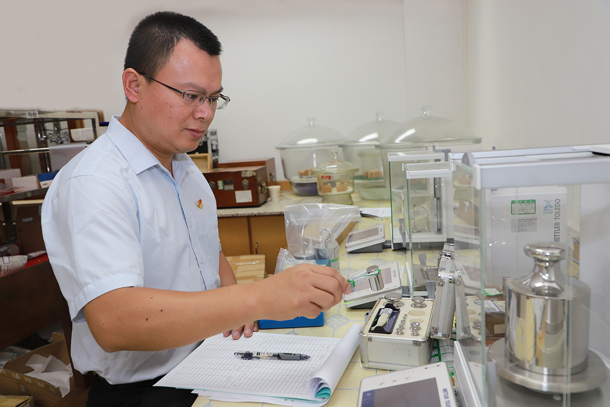 【力学一室】 【力学一室】